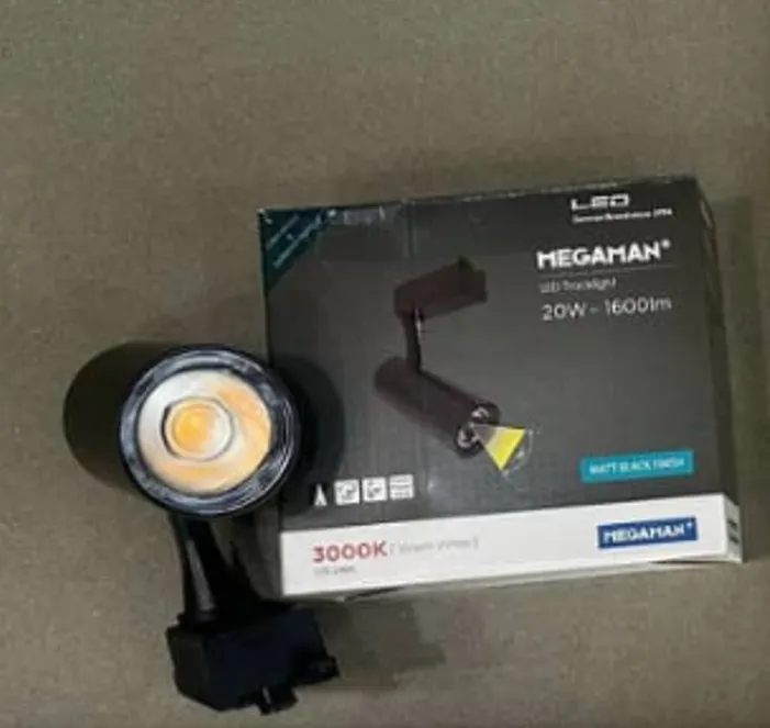 [MGM117] Spot sur rail noir 20w 3000k Doris Megaman (30pcs/ct)